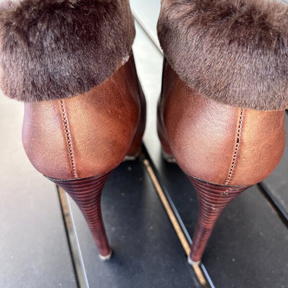 GUESS "Ivorie" Black Leather Faux Fur Trim Ankle Booties Women's - Picture 9 of 12